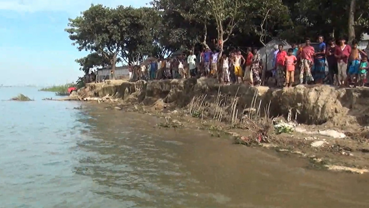 নেত্রকোণায় নৌকা-স্পিডবোট সংঘর্ষ, এক নারী ও ৩ শিশু নিখোঁজ
