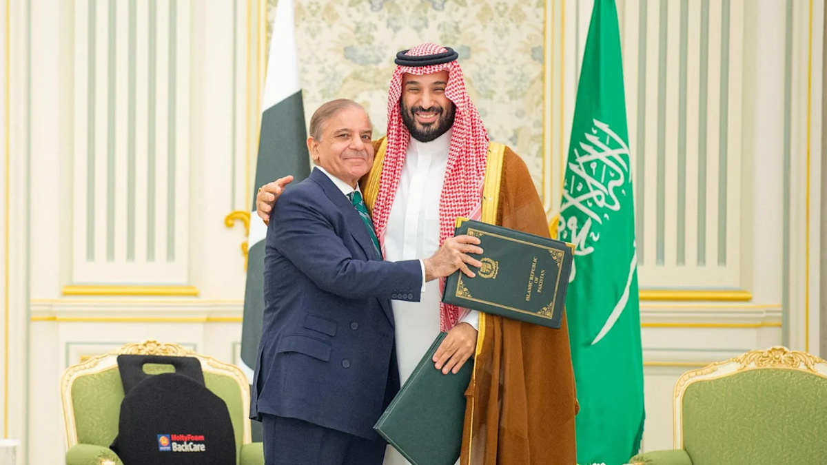 সৌদি আরব-পাকিস্তান প্রতিরক্ষা চুক্তি: হামলা হলেই যৌথ পদক্ষেপ