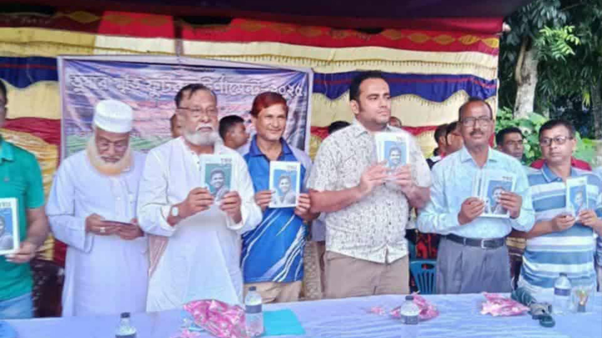 কুষ্টিয়ায় আ. লীগ নেতাদের নিয়ে ফুটবল টুর্নামেন্ট উদ্বোধন করলেন ইউএনও