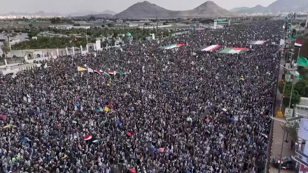গাজায় ইজরায়েলি আগ্রাসনের প্রতিবাদে ইয়েমেনে ব্যাপক বিক্ষোভ ও সমাবেশ